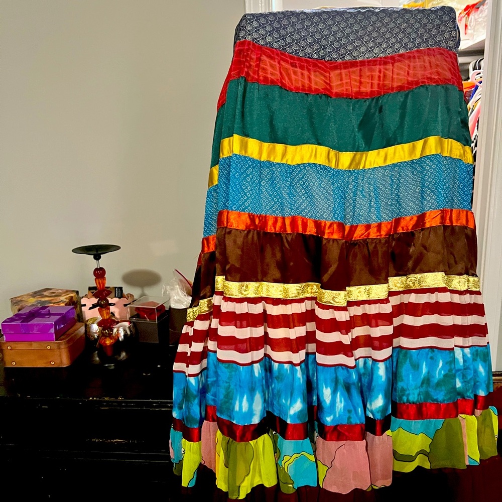 Forever21 multicolor tier skirt. Size L